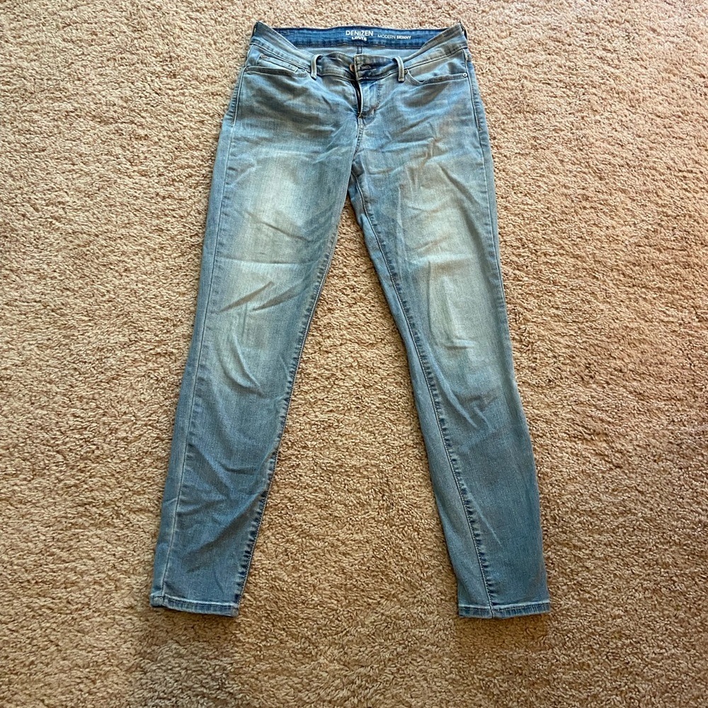 Woman’s jeans size 28 waist
